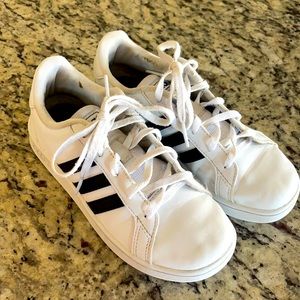 Adidas black and white sneaker size 1